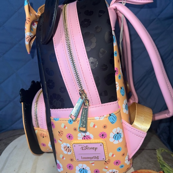 Loungefly Minnie Floral Pumpkin Glow-in-the-Dark Figural Mini Backpack + Wallet - Picture 3 of 11